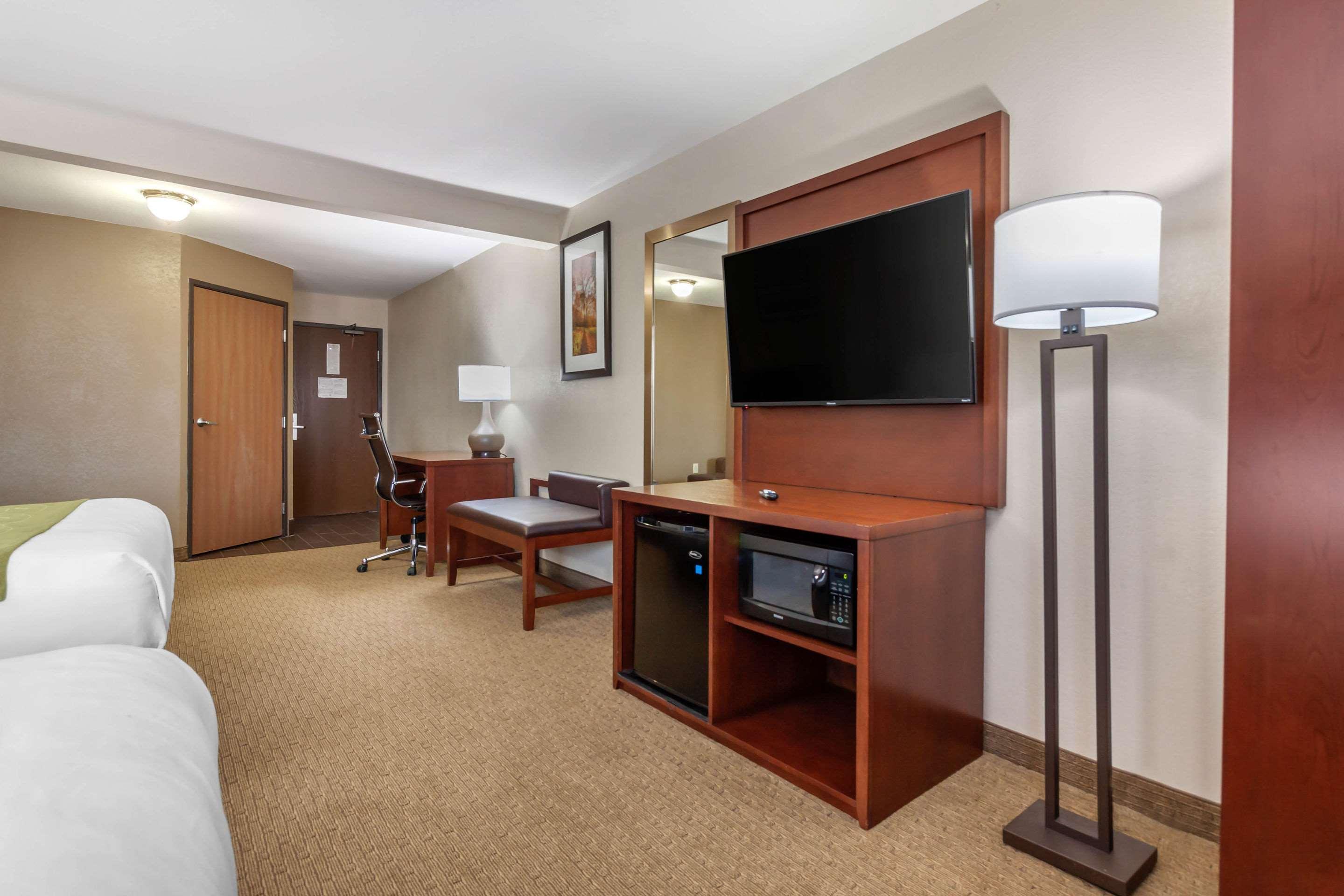 Comfort Suites Omaha East-Council Bluffs Exterior photo