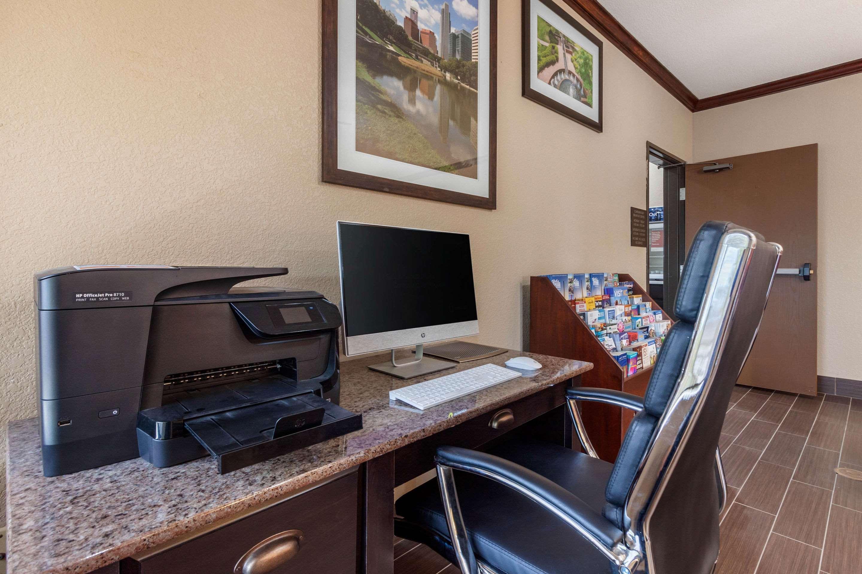 Comfort Suites Omaha East-Council Bluffs Exterior photo