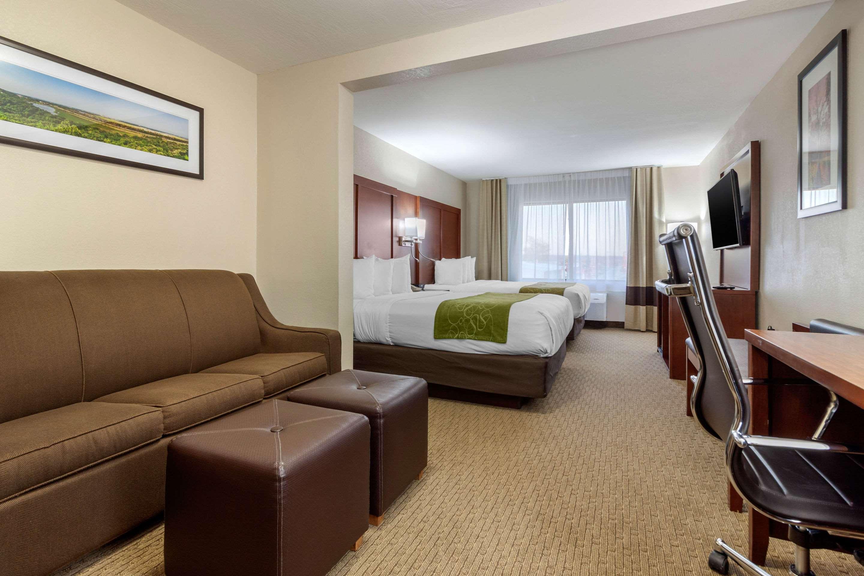 Comfort Suites Omaha East-Council Bluffs Exterior photo