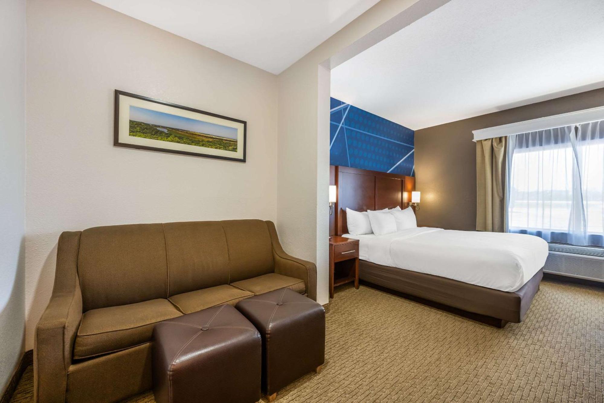 Comfort Suites Omaha East-Council Bluffs Exterior photo