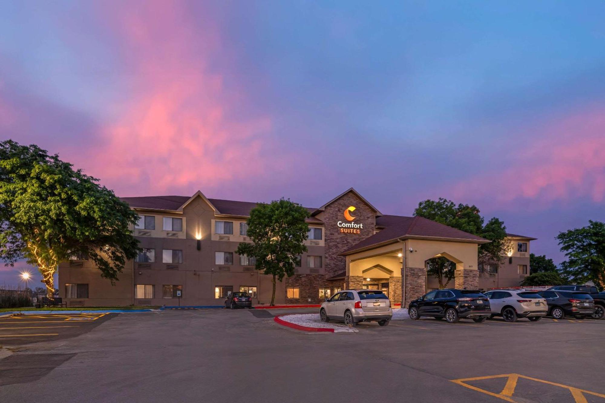 Comfort Suites Omaha East-Council Bluffs Exterior photo